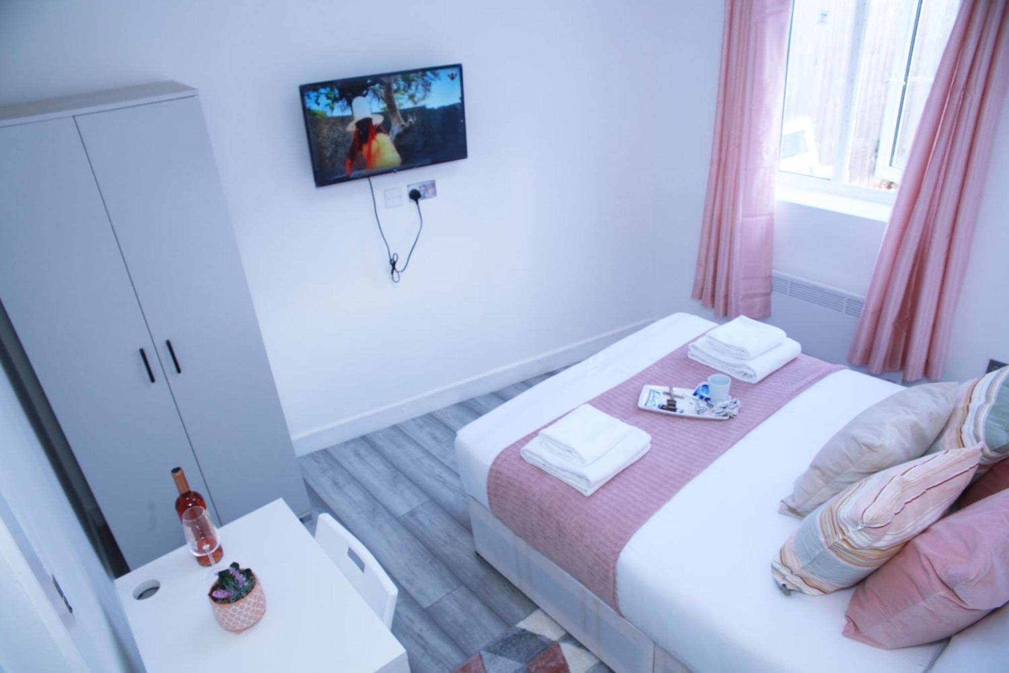 Harrow Luxury Flat With Free Parking. Apartment London Ngoại thất bức ảnh