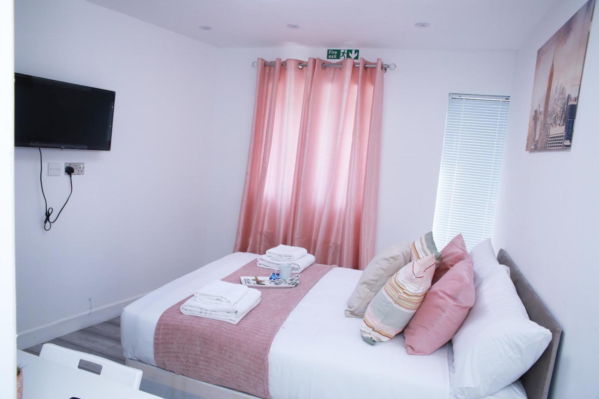 Harrow Luxury Flat With Free Parking. Apartment London Ngoại thất bức ảnh