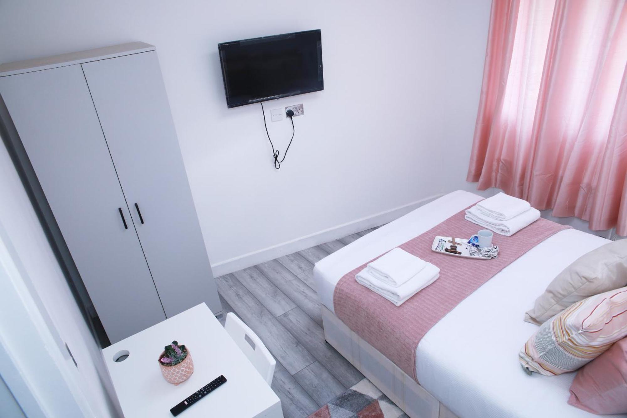Harrow Luxury Flat With Free Parking. Apartment London Ngoại thất bức ảnh